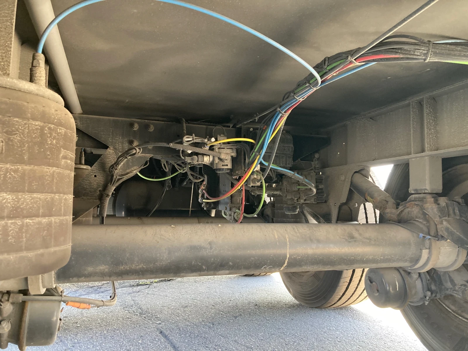 Полуремарке Schmitz Termoking   300 часа Двуредово , снимка 6 - Ремаркета - 54341915