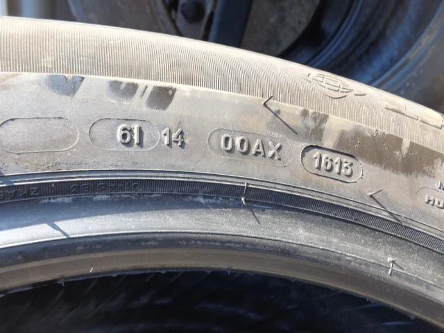 Гуми Зимни 225/60R18, снимка 2 - Гуми и джанти - 21430534