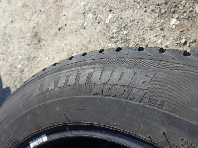 Гуми Зимни 225/60R18, снимка 5 - Гуми и джанти - 21430534