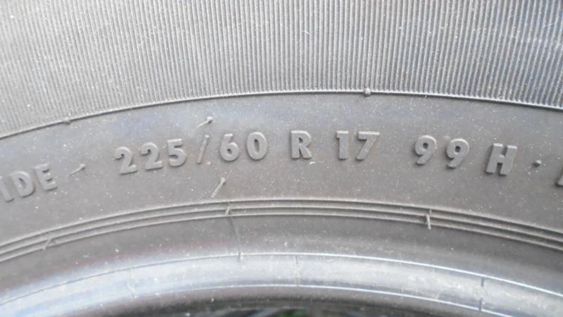 Гуми Зимни 225/60R17, снимка 6 - Гуми и джанти - 22360242