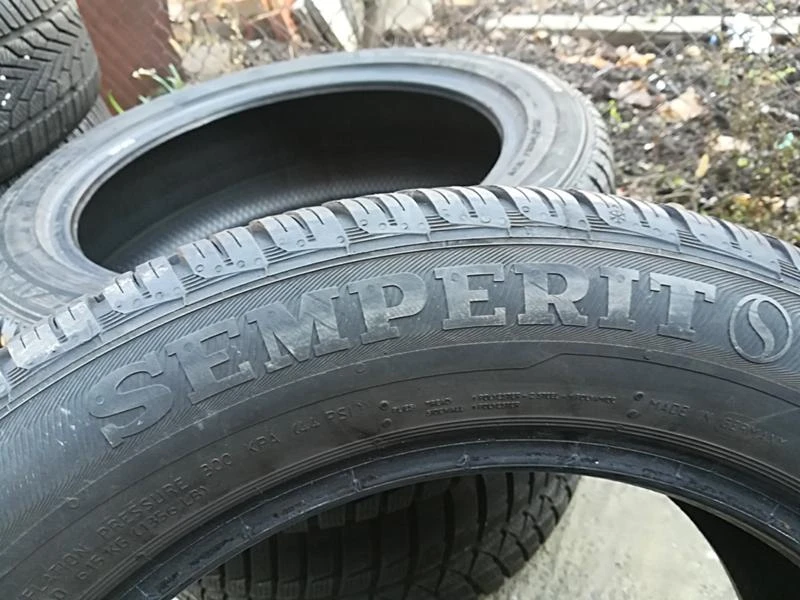 Гуми Зимни 205/55R16, снимка 3 - Гуми и джанти - 23733237