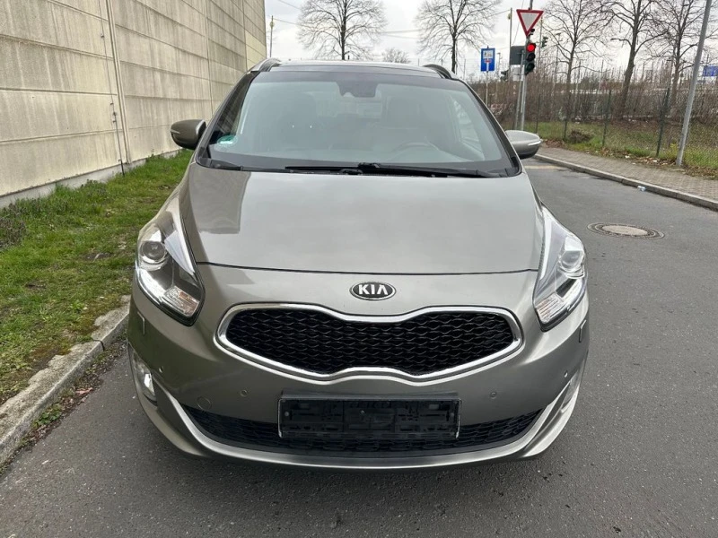 Kia Carens 1,7CRDI, снимка 11 - Автомобили и джипове - 27509209