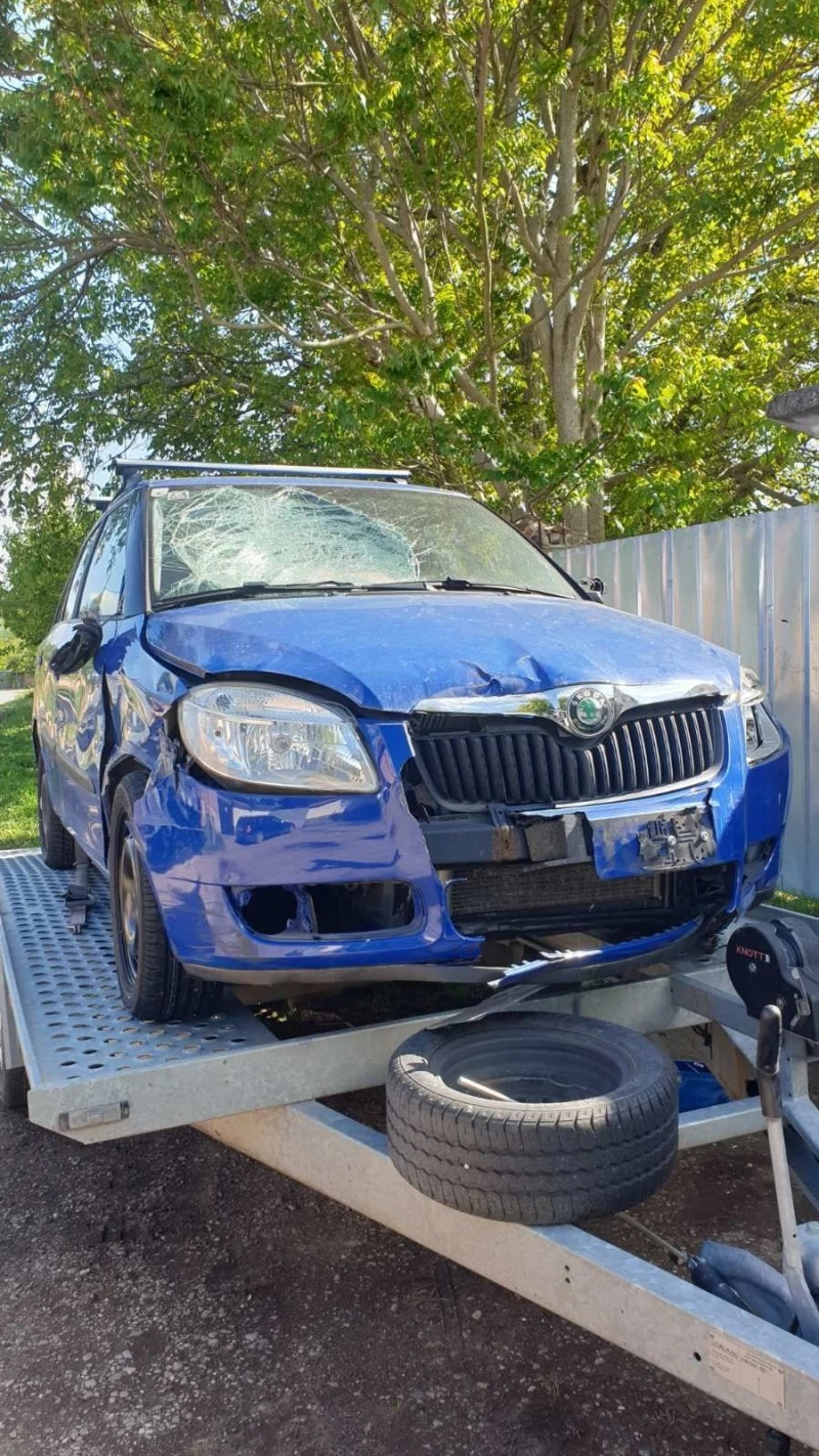 Skoda Fabia 1.2HTP 90000KM AZQ, снимка 6 - Автомобили и джипове - 47189713