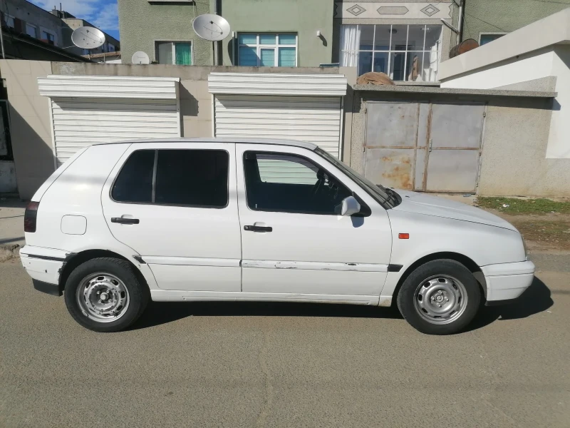 VW Golf, снимка 2 - Автомобили и джипове - 47535301