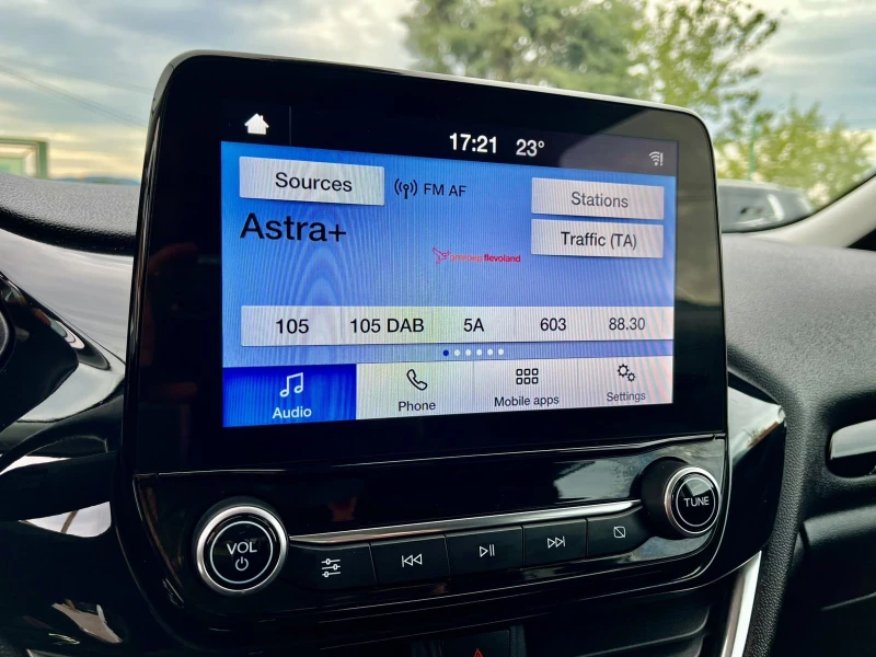 Ford Fiesta 1.0 ecoboost hibryd, снимка 15 - Автомобили и джипове - 52449441