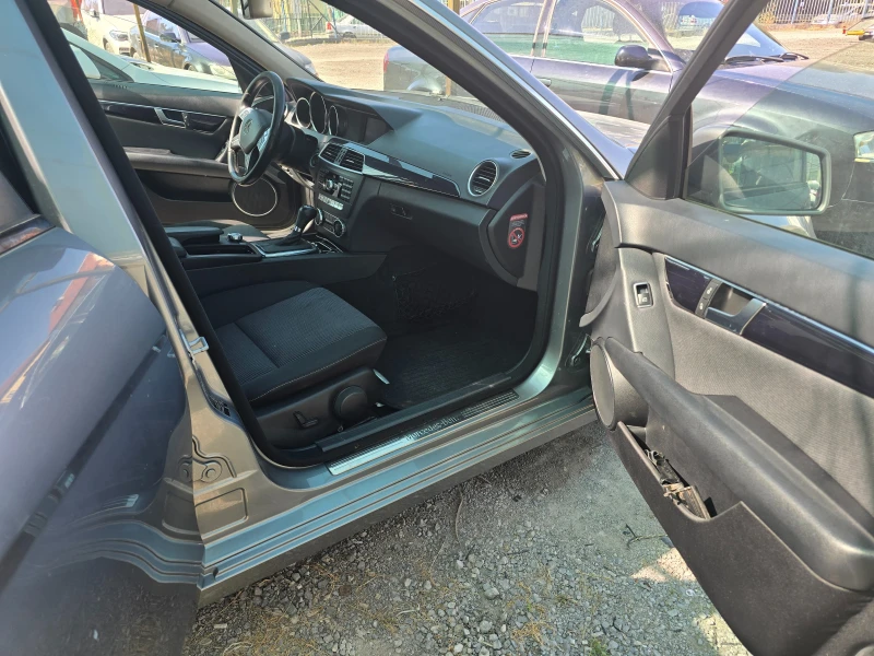 Mercedes-Benz C 180 C220 SW, снимка 4 - Автомобили и джипове - 51811146