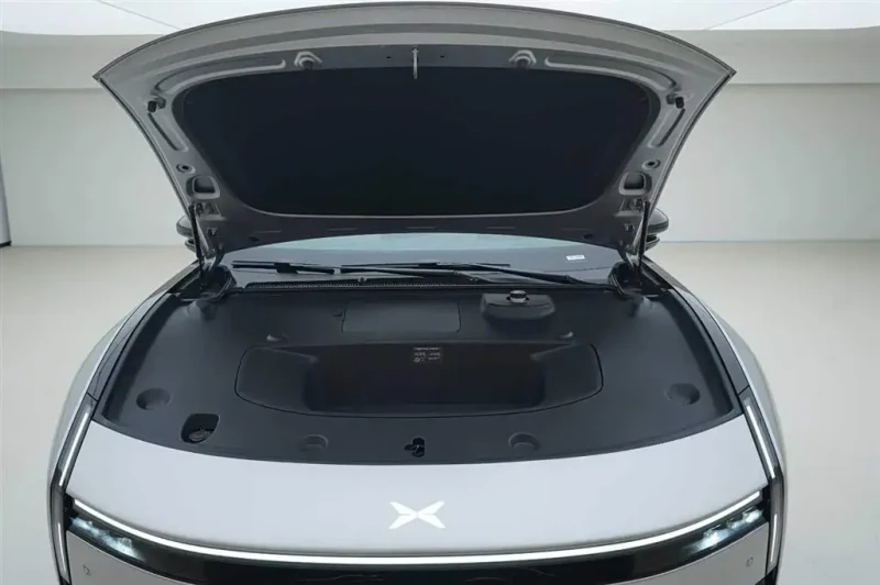 Xpeng P7, снимка 6 - Автомобили и джипове - 52851754