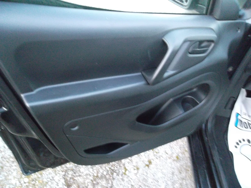 Peugeot Partner 1.6HDI-90 ks, снимка 6 - Автомобили и джипове - 53283005