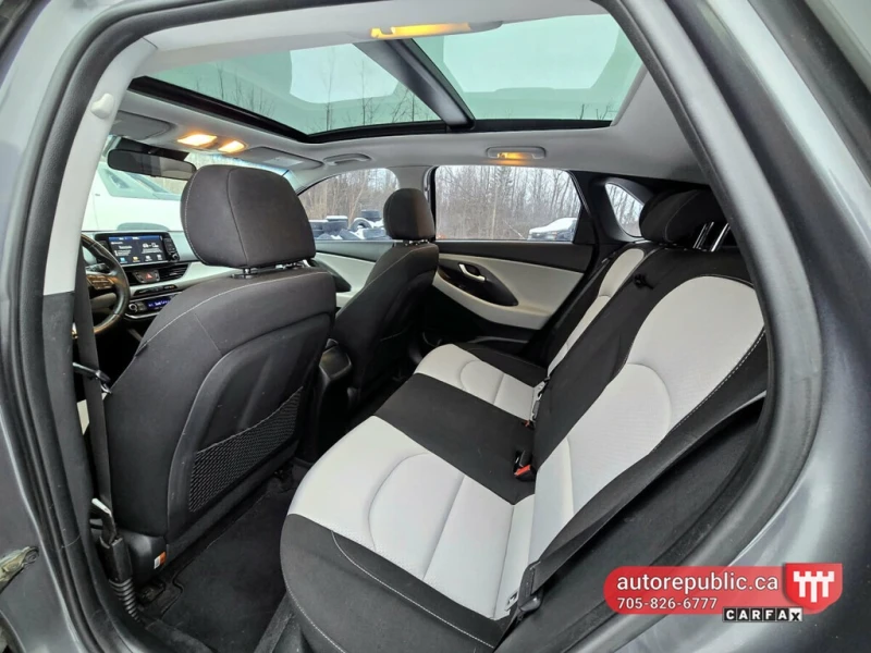 Hyundai Elantra GT * * Carfax* * , снимка 11 - Автомобили и джипове - 53291770