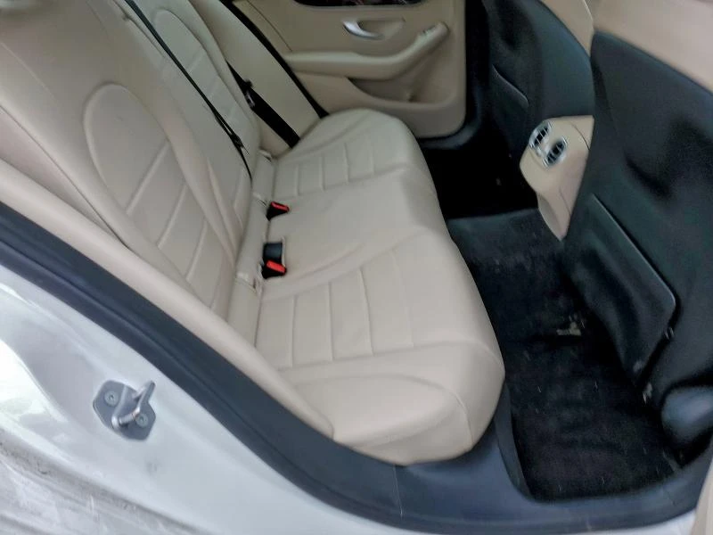 Mercedes-Benz C 300 2.0L 4 All wheel drive, снимка 3 - Автомобили и джипове - 52884380