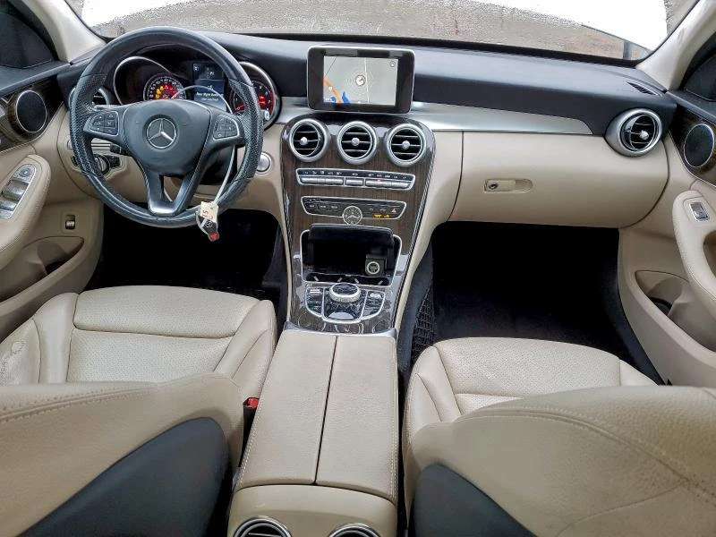 Mercedes-Benz C 300 2.0L 4 All wheel drive, снимка 14 - Автомобили и джипове - 52884380
