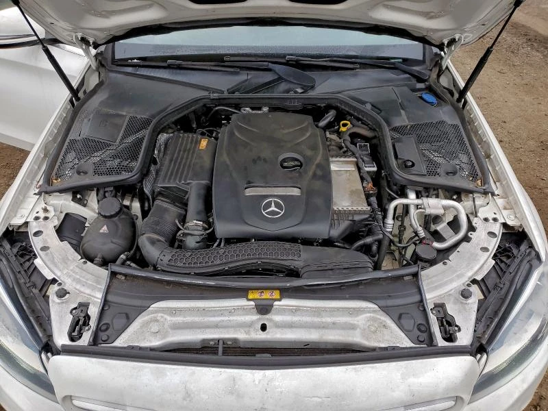 Mercedes-Benz C 300 2.0L 4 All wheel drive, снимка 5 - Автомобили и джипове - 52884380