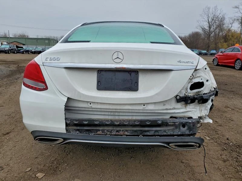 Mercedes-Benz C 300 2.0L 4 All wheel drive, снимка 12 - Автомобили и джипове - 52884380