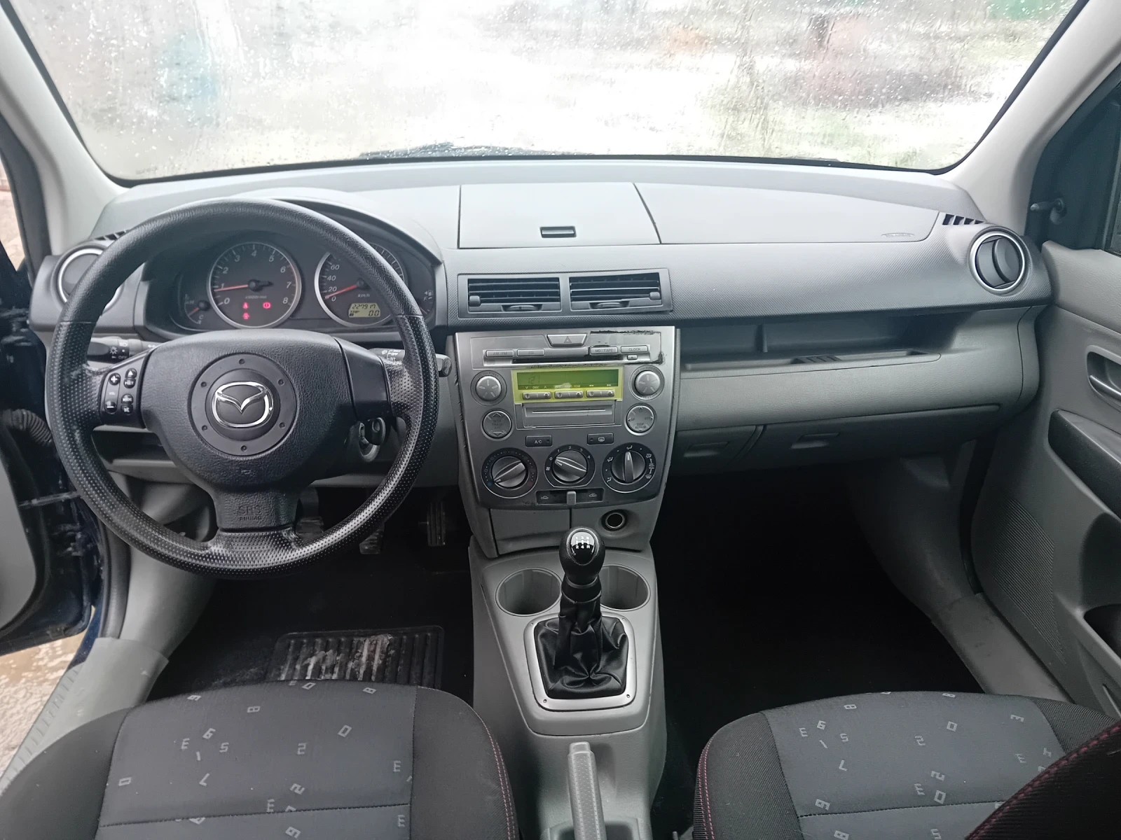 Mazda 2 1.25 бензин , снимка 13 - Автомобили и джипове - 38417934