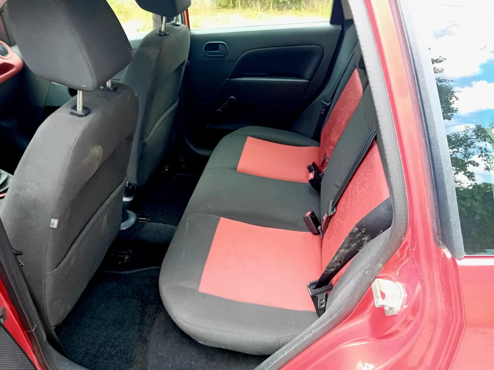 Ford Fiesta 1.3 бензин, снимка 11 - Автомобили и джипове - 38417934