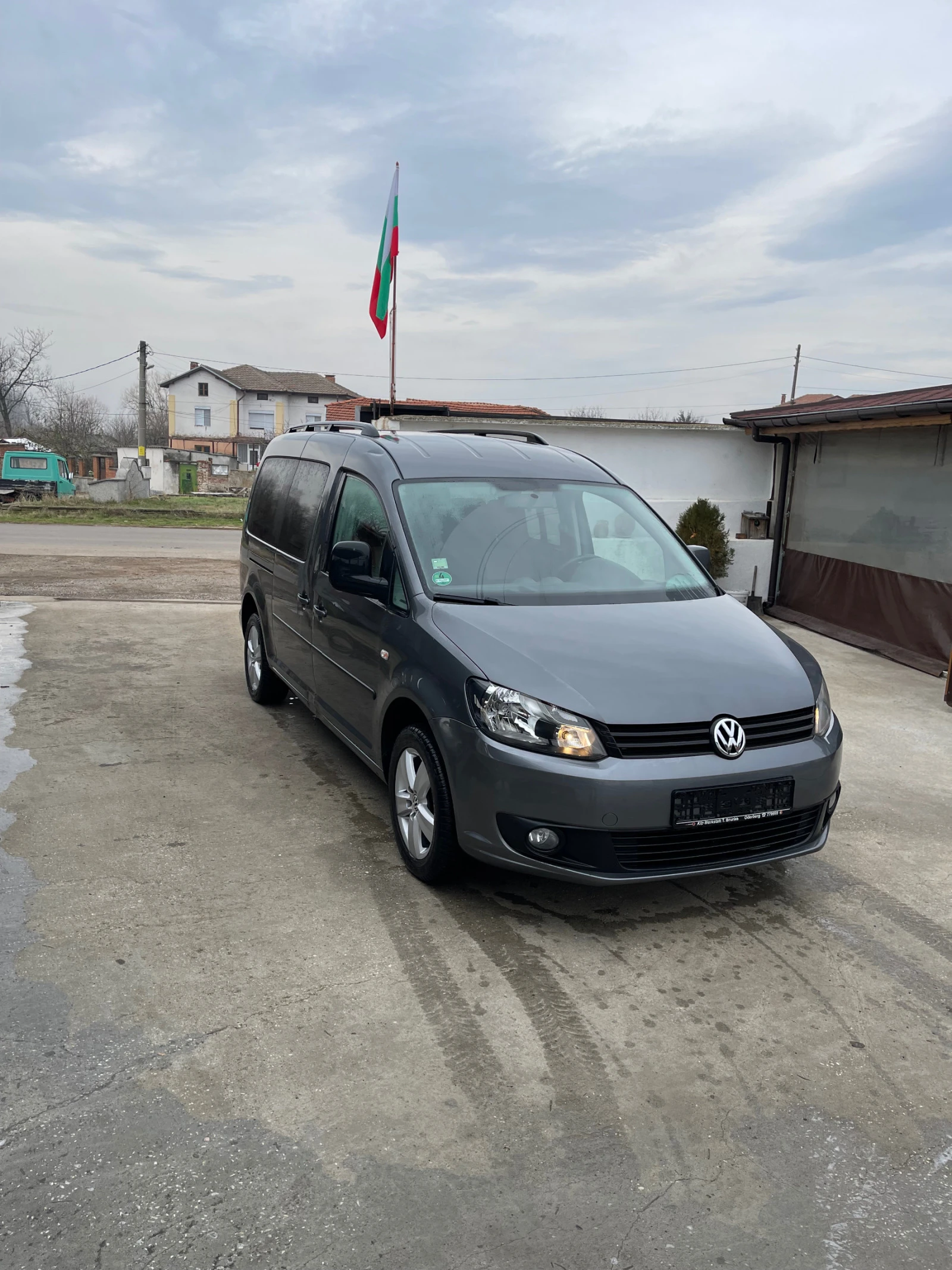 VW Caddy Maxi 6+ 1 - изображение 3