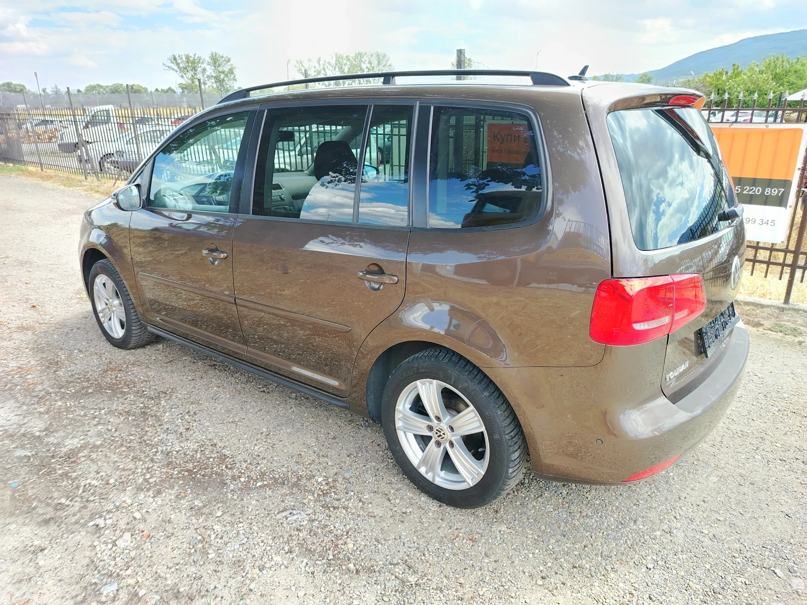 VW Touran 1.6 TDI BLUEMOTION  - изображение 7