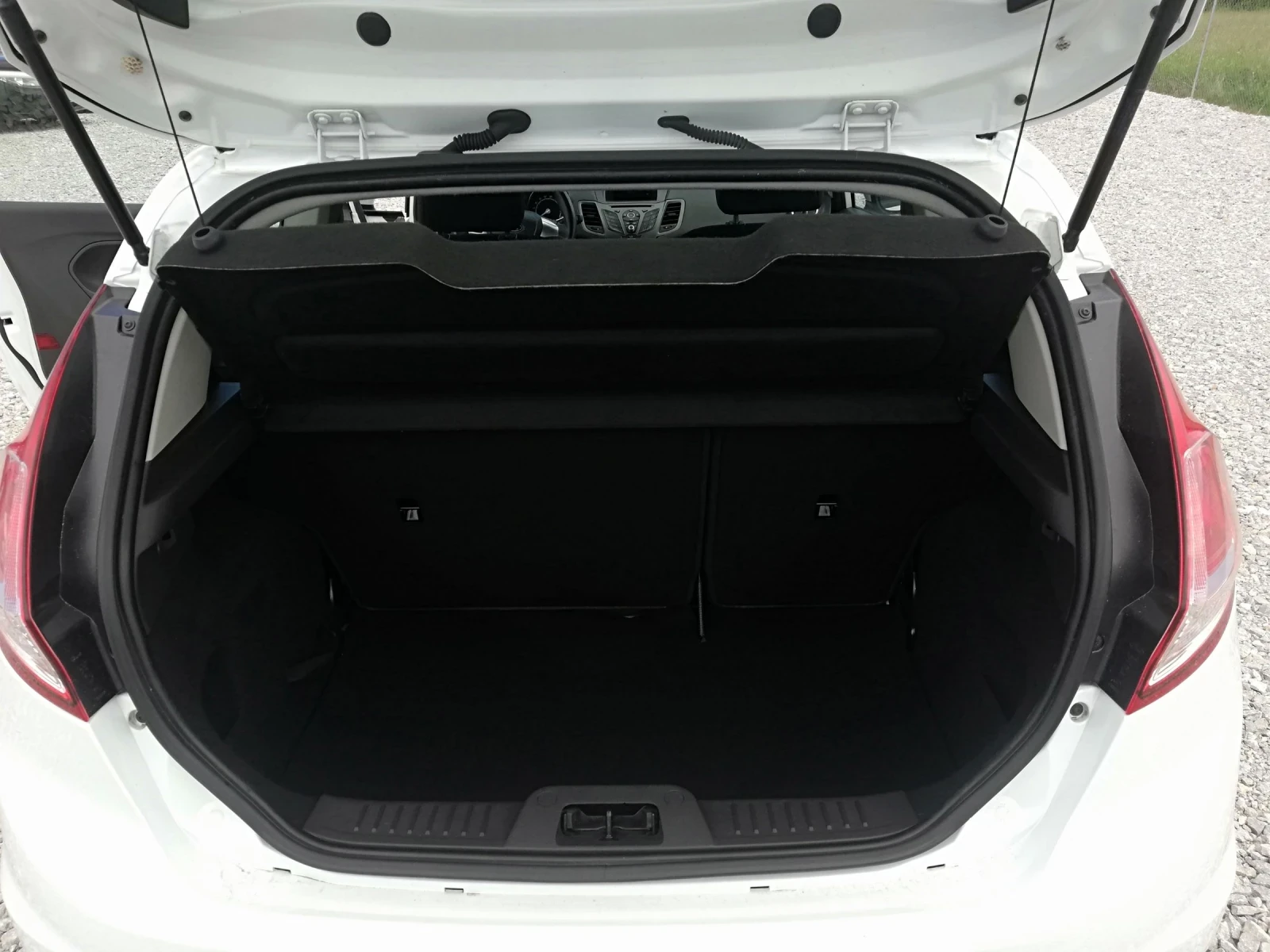 Ford Fiesta 1.2i kli italia - изображение 9