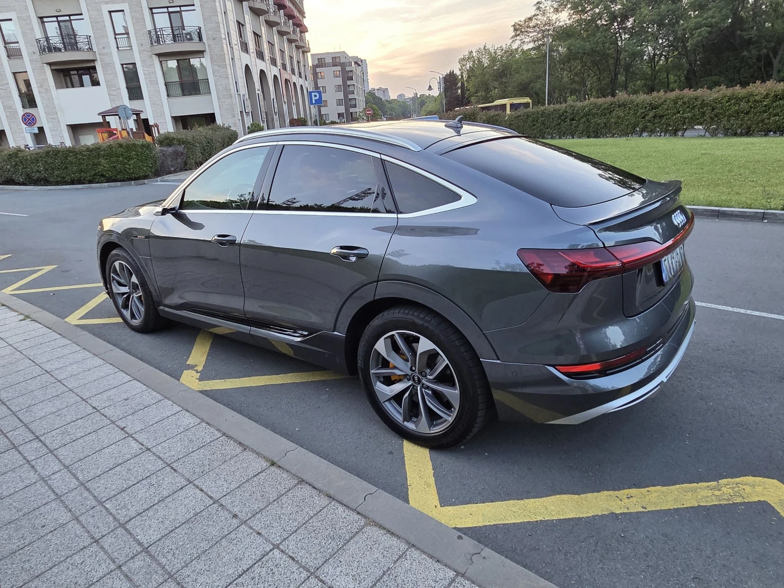 Audi E-Tron 55 SPORTBACK B&O   HEAD-UP 95KW LONGRANGE S-LINE - изображение 7