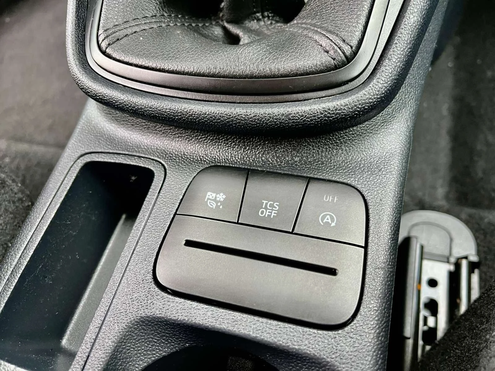 Ford Fiesta 1.0 ecoboost hibryd - изображение 10
