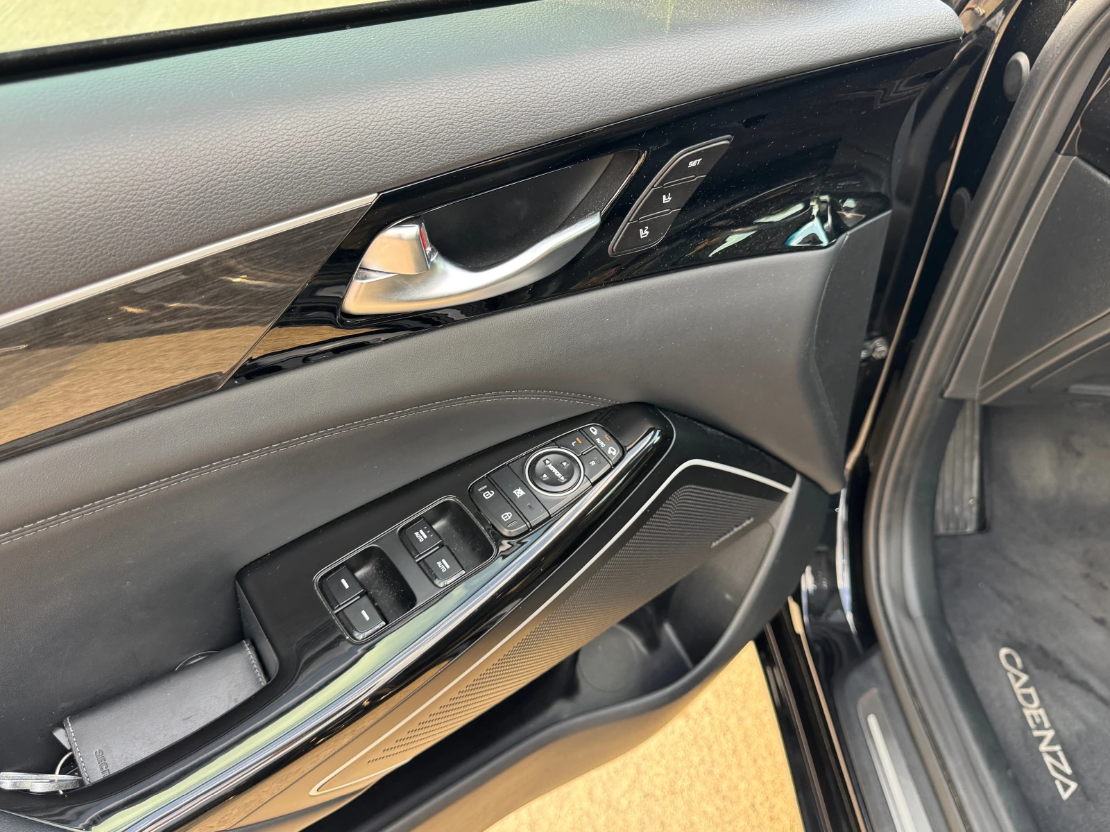 Kia K7 Cadenza Limited Edition 3.3 V6 - изображение 7