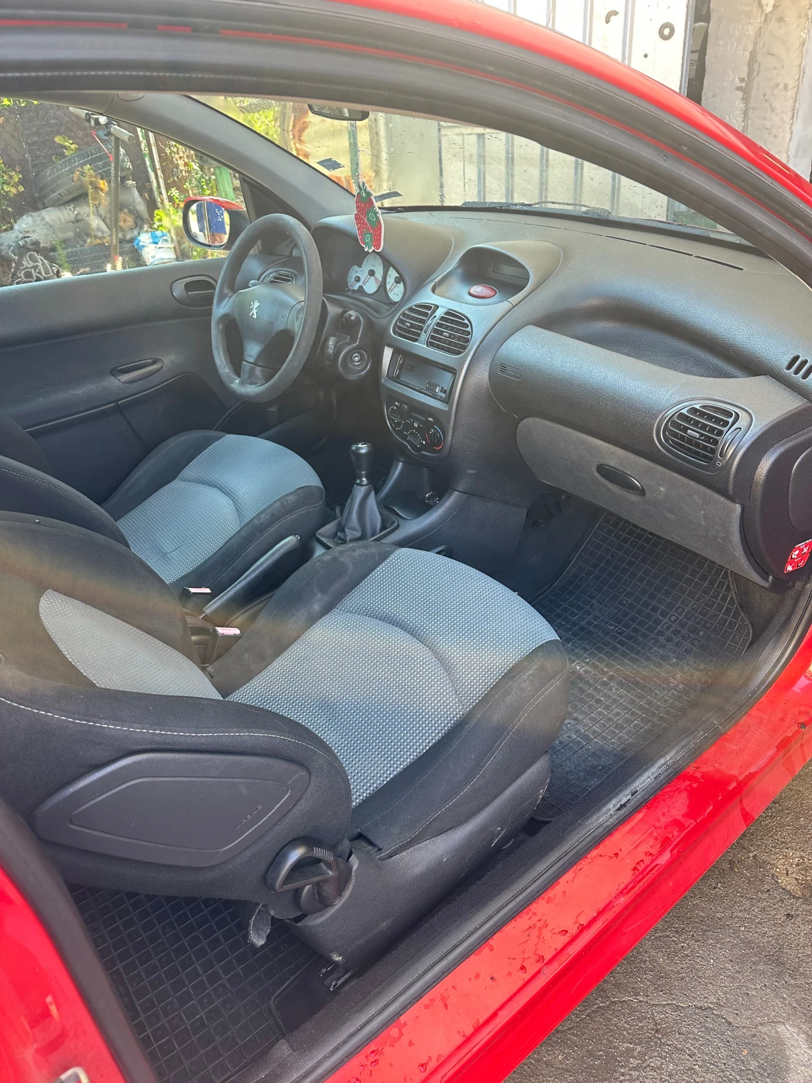 Peugeot 206 1.4HDI 68кс - изображение 7