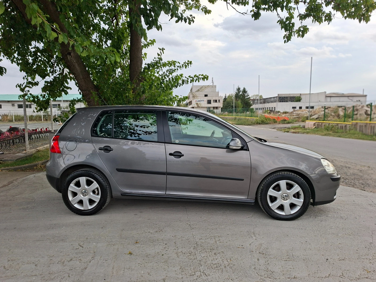 VW Golf 1.4 16V 75k.c. - изображение 4