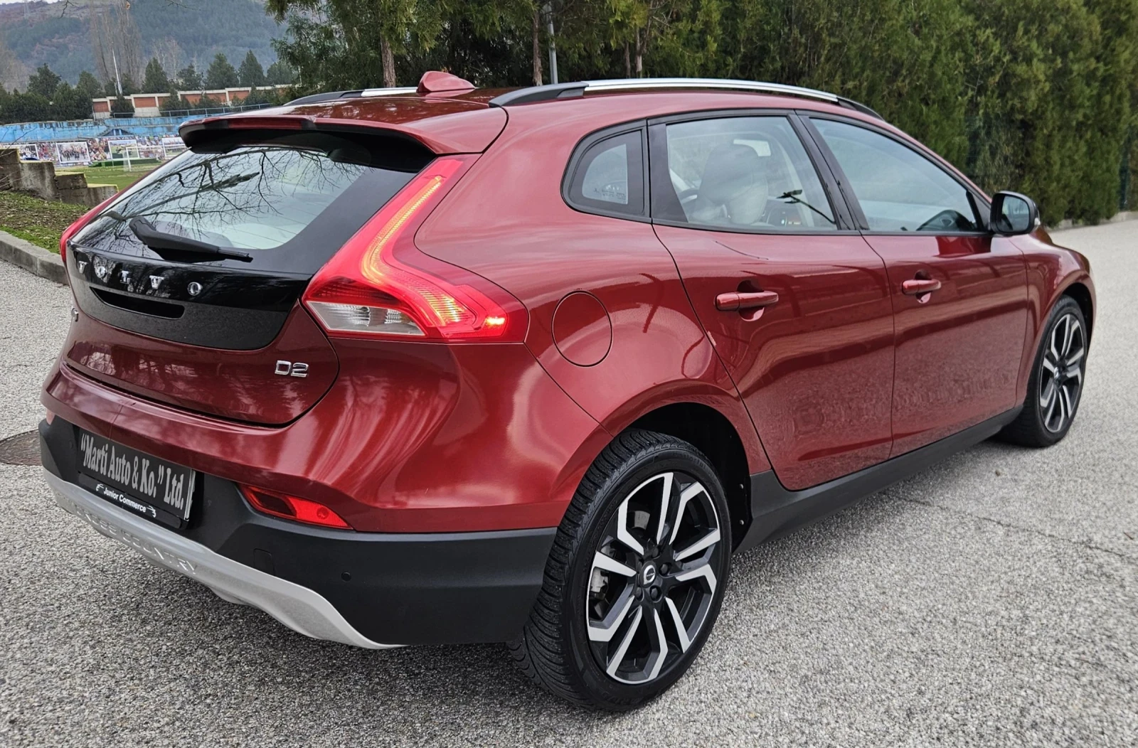 Volvo V40 Cross Country 2.0 D2 - изображение 10