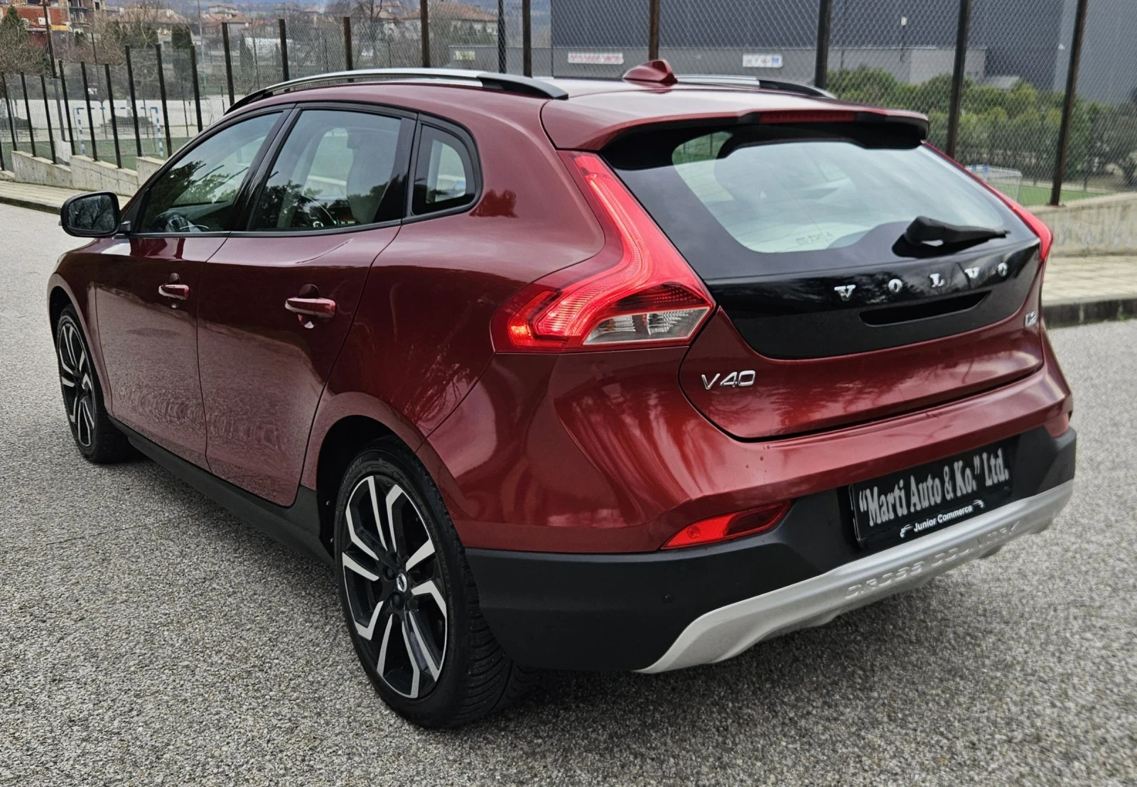 Volvo V40 Cross Country 2.0 D2 - изображение 5