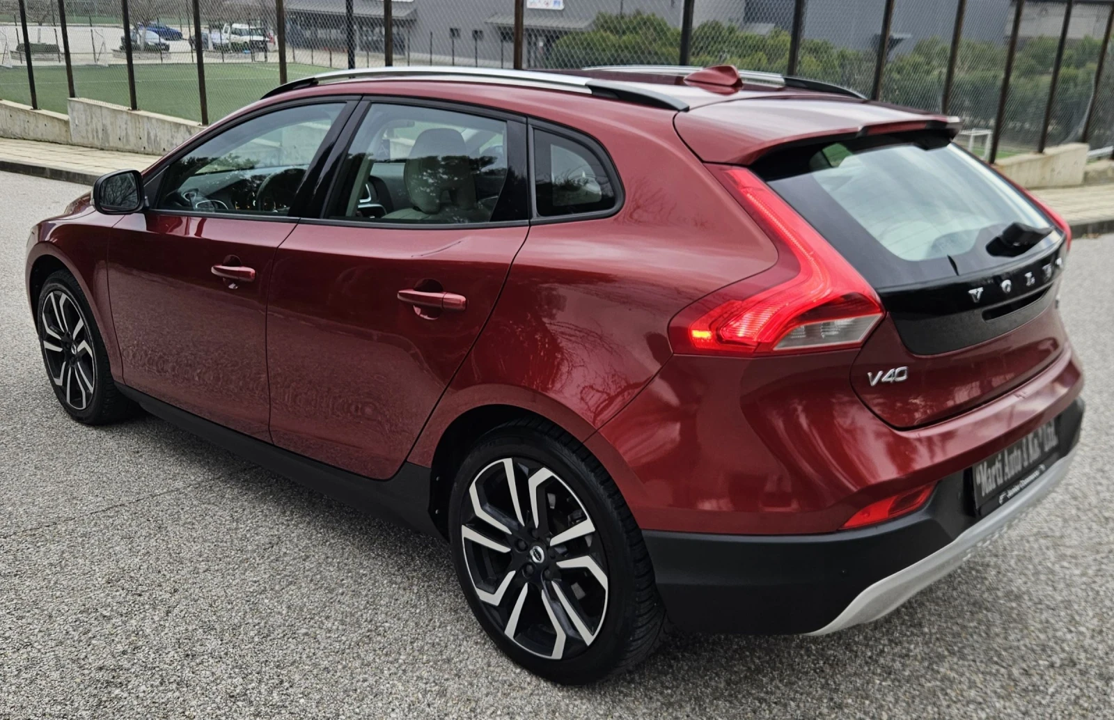 Volvo V40 Cross Country 2.0 D2 - изображение 7