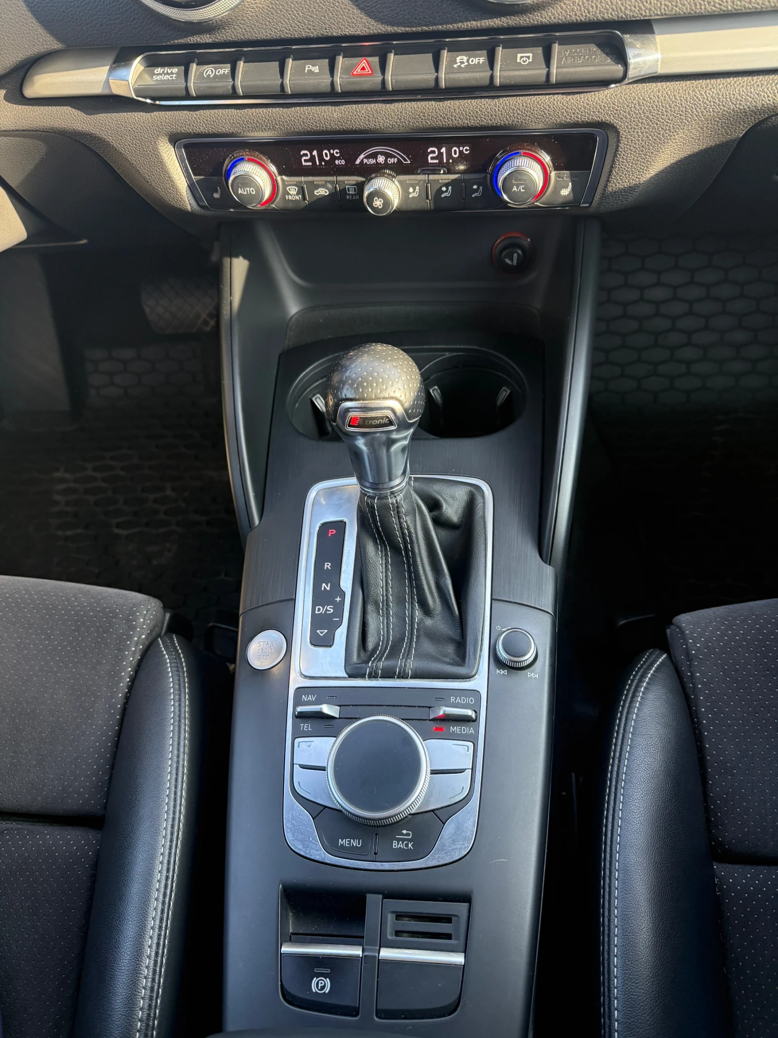 Audi A3 2.0 TDI Quattro-Face-4x4, снимка 10 - Автомобили и джипове - 53865643