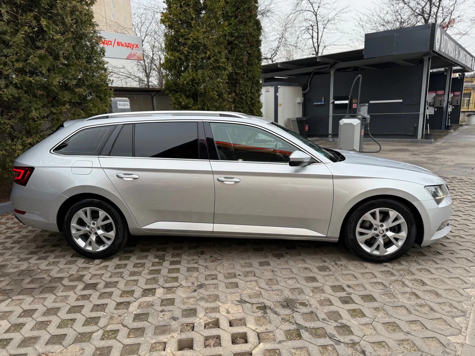 Skoda Superb 4x4, снимка 7 - Автомобили и джипове - 54185156