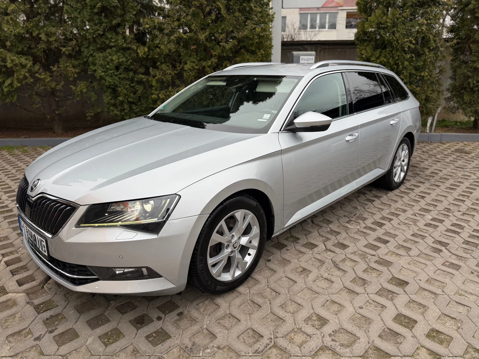 Skoda Superb 4x4, снимка 3 - Автомобили и джипове - 54185156