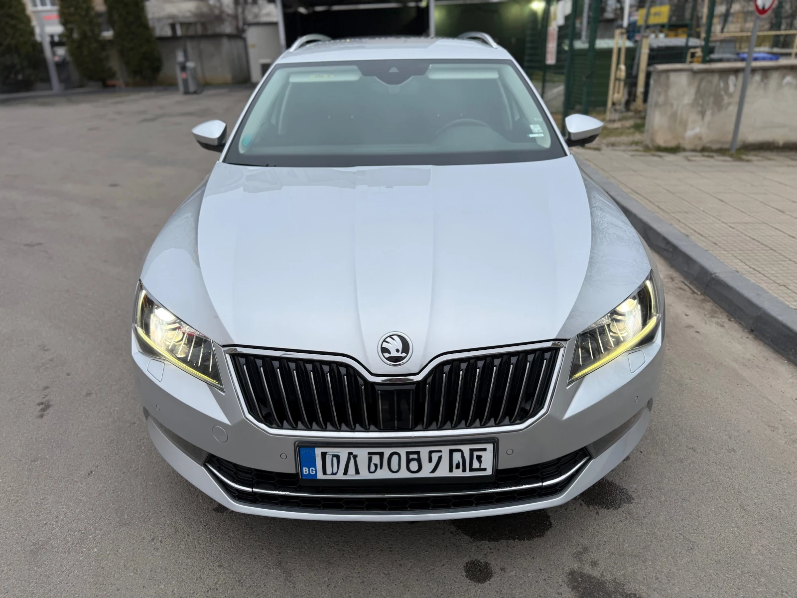 Skoda Superb 4x4, снимка 7 - Автомобили и джипове - 53890433