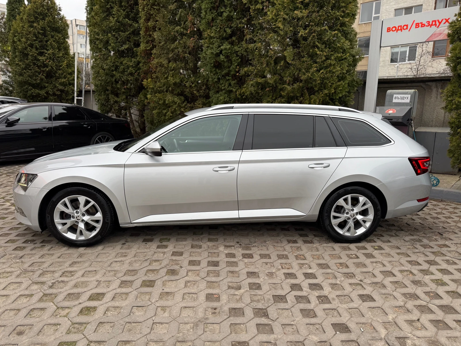 Skoda Superb 4x4, снимка 4 - Автомобили и джипове - 54185156