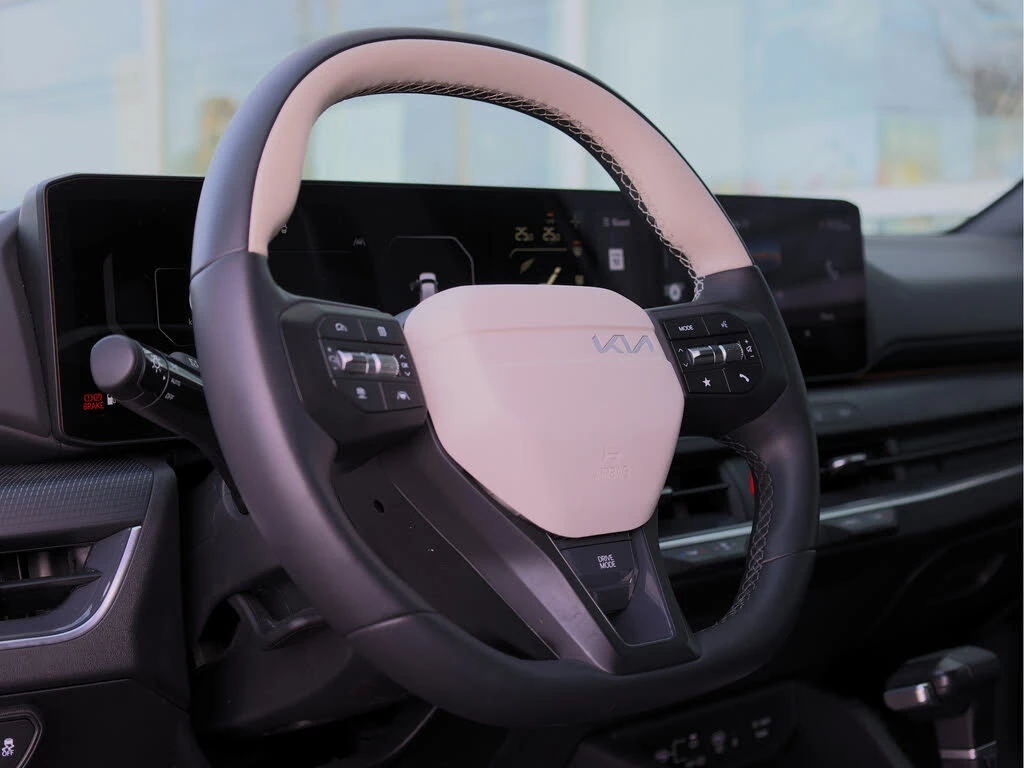 Kia K4 GT-LINE* TURBO* СЛЕД. НА ЛЕНТИ* ДИСТРОНИК* КАМЕРА*, снимка 8 - Автомобили и джипове - 54069680