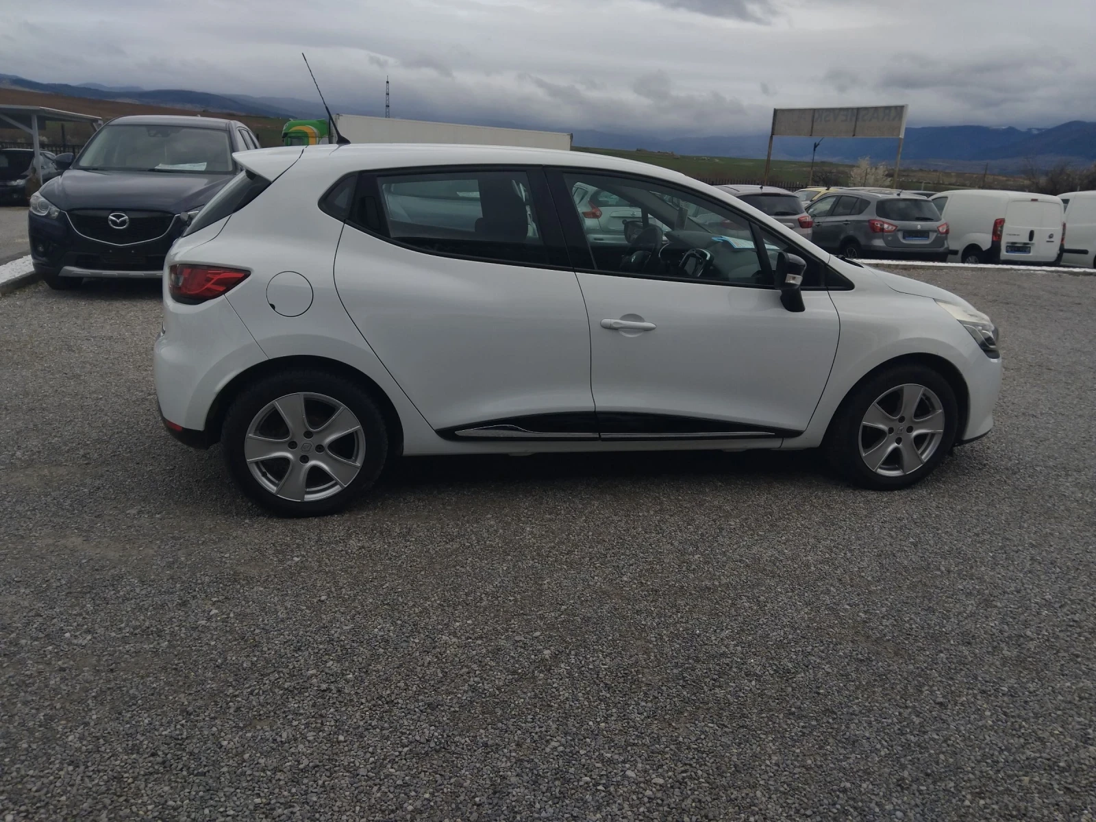 Renault Clio 1.5DCi75ксНАВИ, снимка 3 - Автомобили и джипове - 54088797