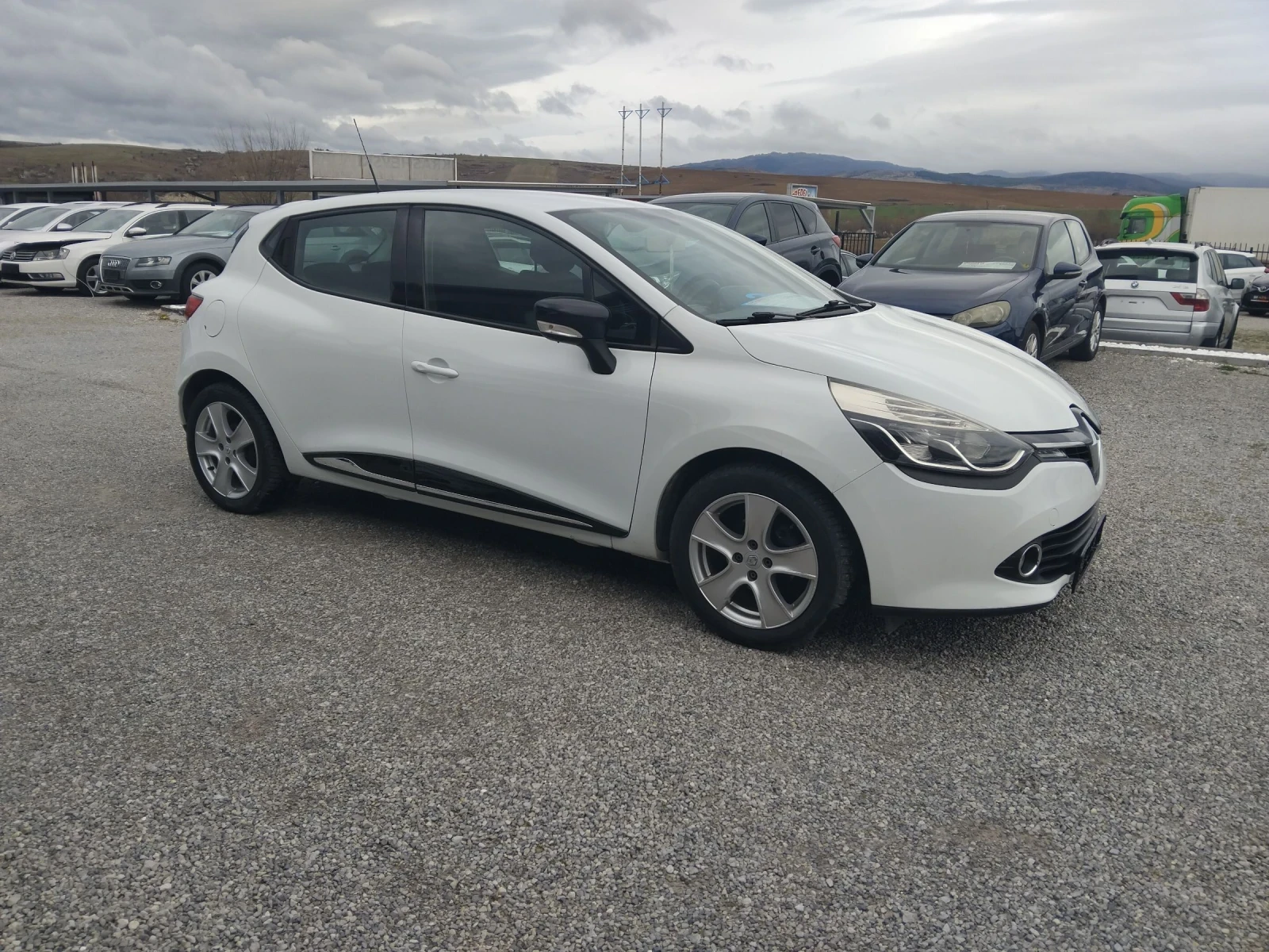 Renault Clio 1.5DCi75ксНАВИ, снимка 4 - Автомобили и джипове - 54088797