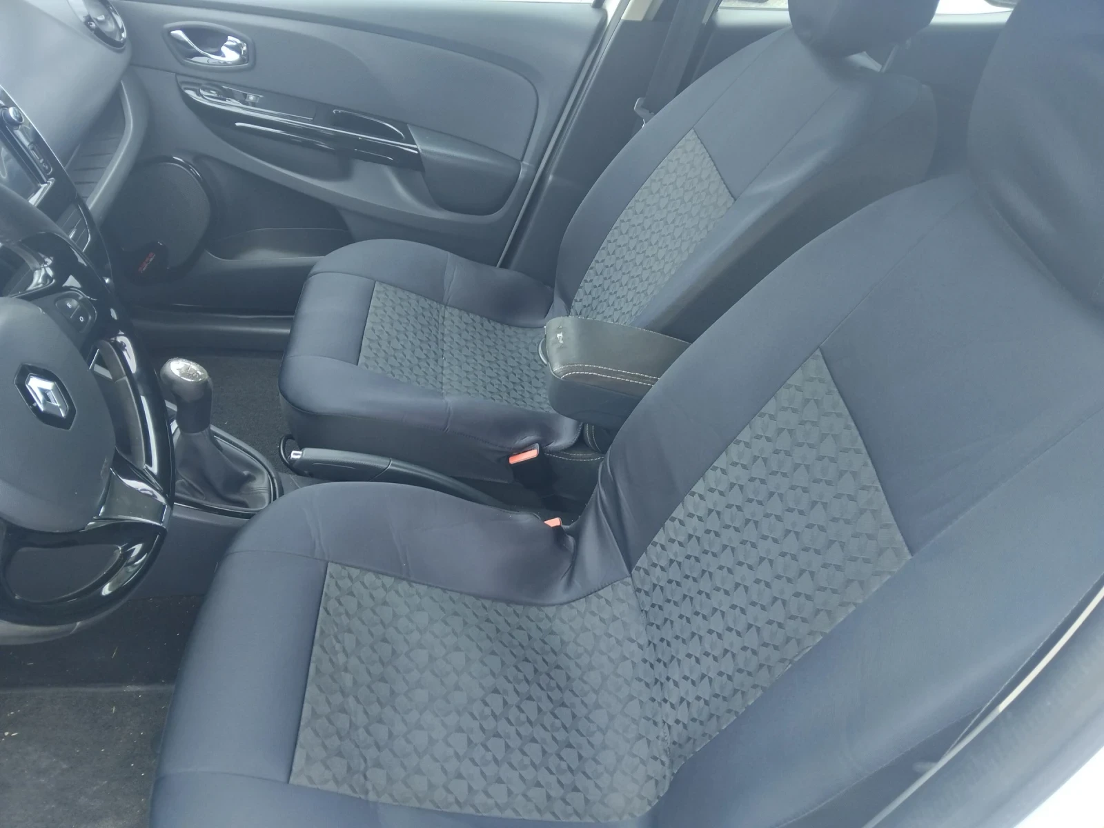 Renault Clio 1.5DCi75ксНАВИ, снимка 15 - Автомобили и джипове - 54088797