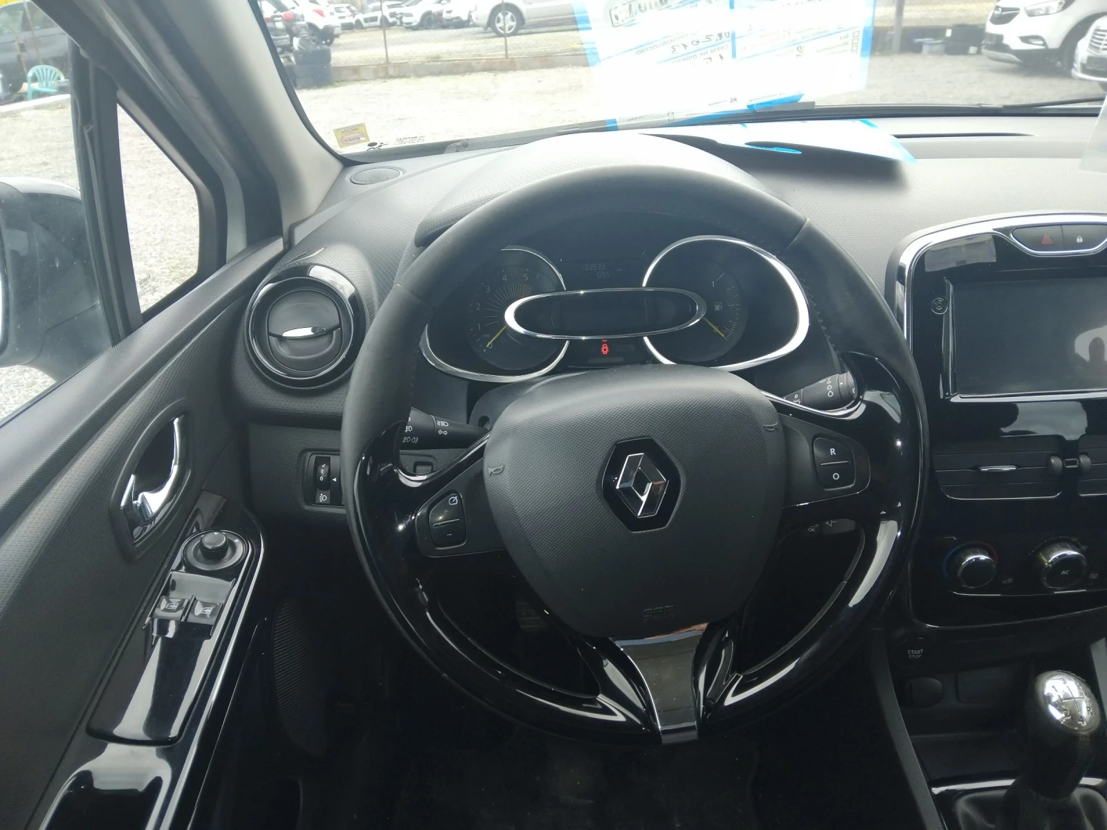Renault Clio 1.5DCi75ксНАВИ, снимка 9 - Автомобили и джипове - 54088797