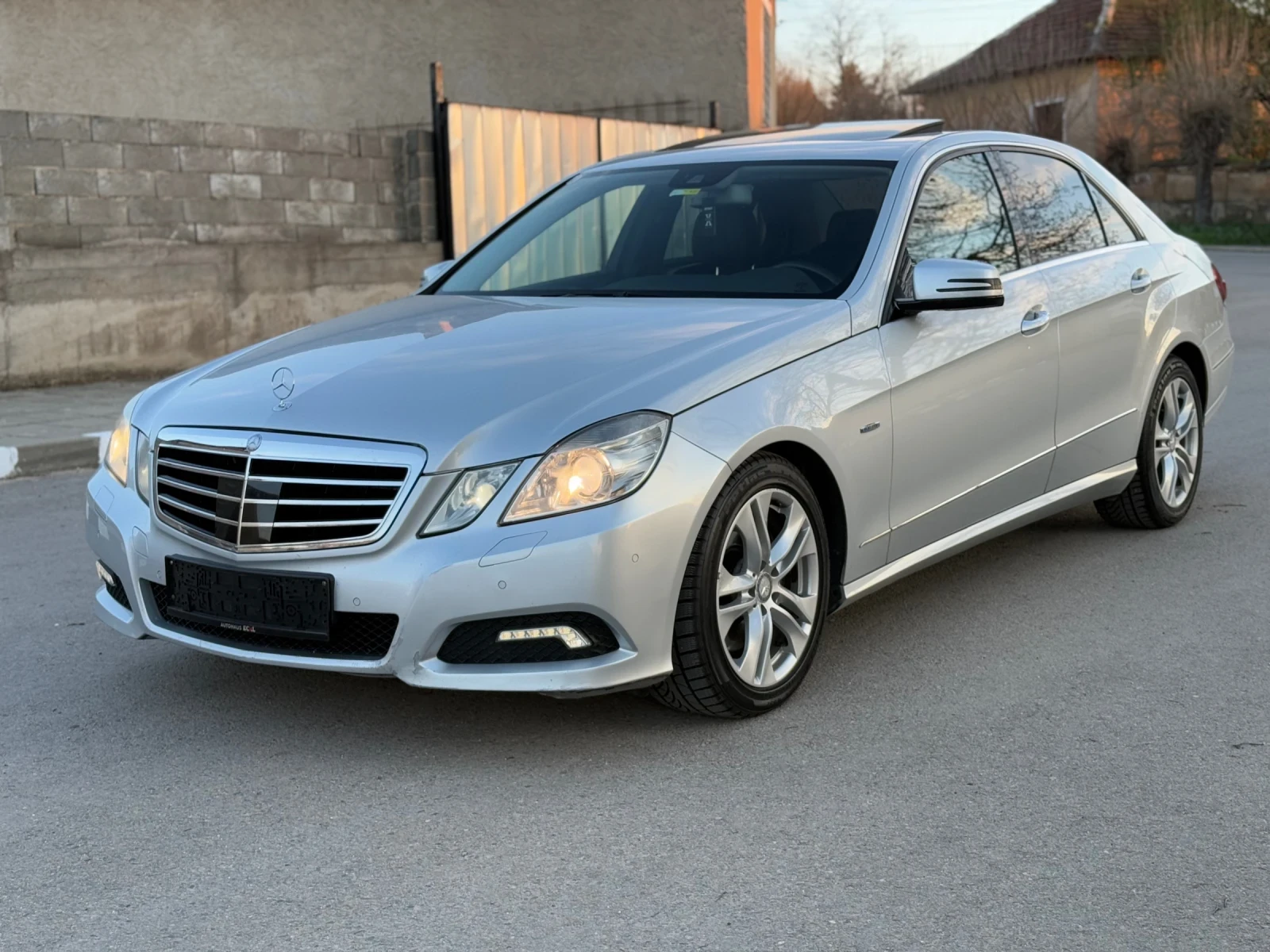 Mercedes-Benz E 350 4MATIC FULL, снимка 7 - Автомобили и джипове - 54139948