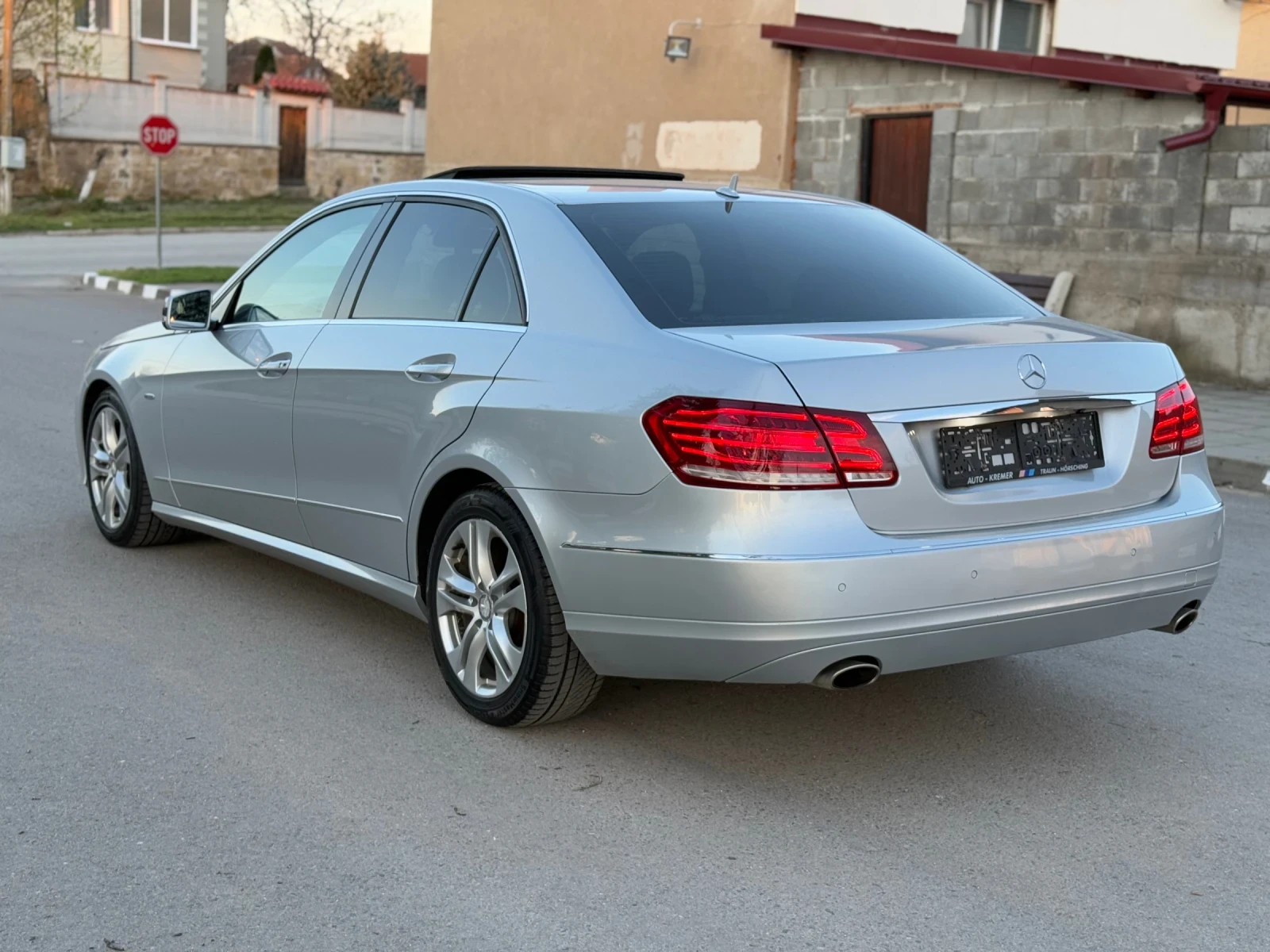 Mercedes-Benz E 350 4MATIC FULL, снимка 5 - Автомобили и джипове - 54139948