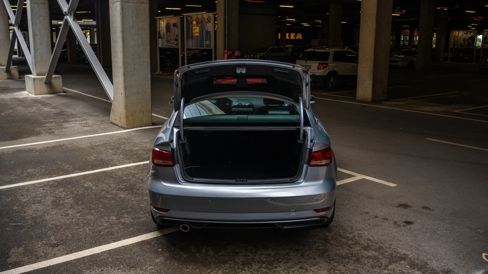 Audi A3 Limousine Facelift 1.6 TDI S tronic | Реални км., снимка 4 - Автомобили и джипове - 54486063