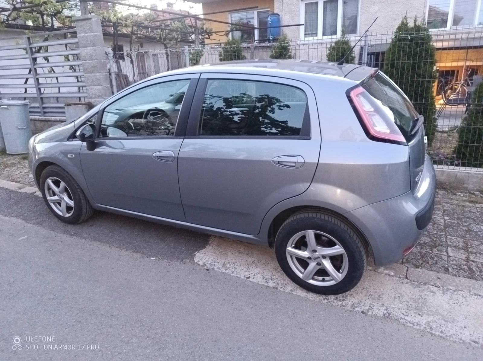 Fiat Punto 1.4, снимка 2 - Автомобили и джипове - 54530041
