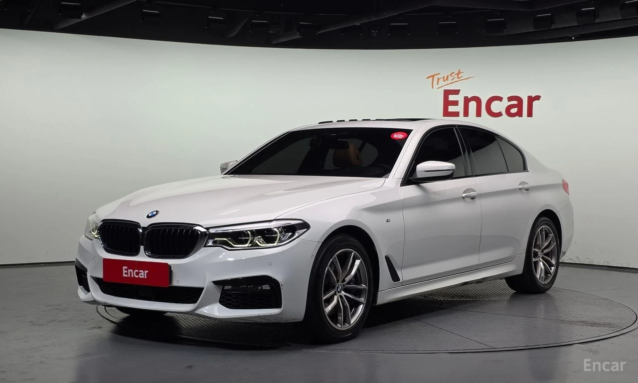 BMW 530 ПОДГРЕВИ * HEAD-UP * 3 КЛЮЧА * АВТОКРЕДИТ, снимка 2 - Автомобили и джипове - 55234118