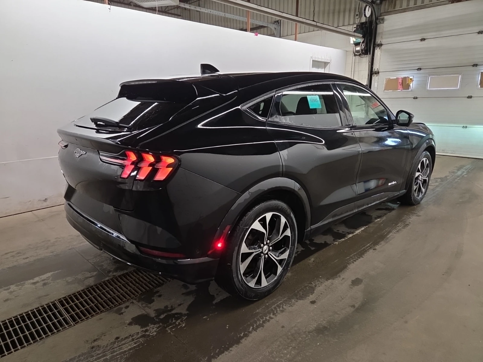 Ford Mustang Mach-E Premium AWD, снимка 3 - Автомобили и джипове - 55404262