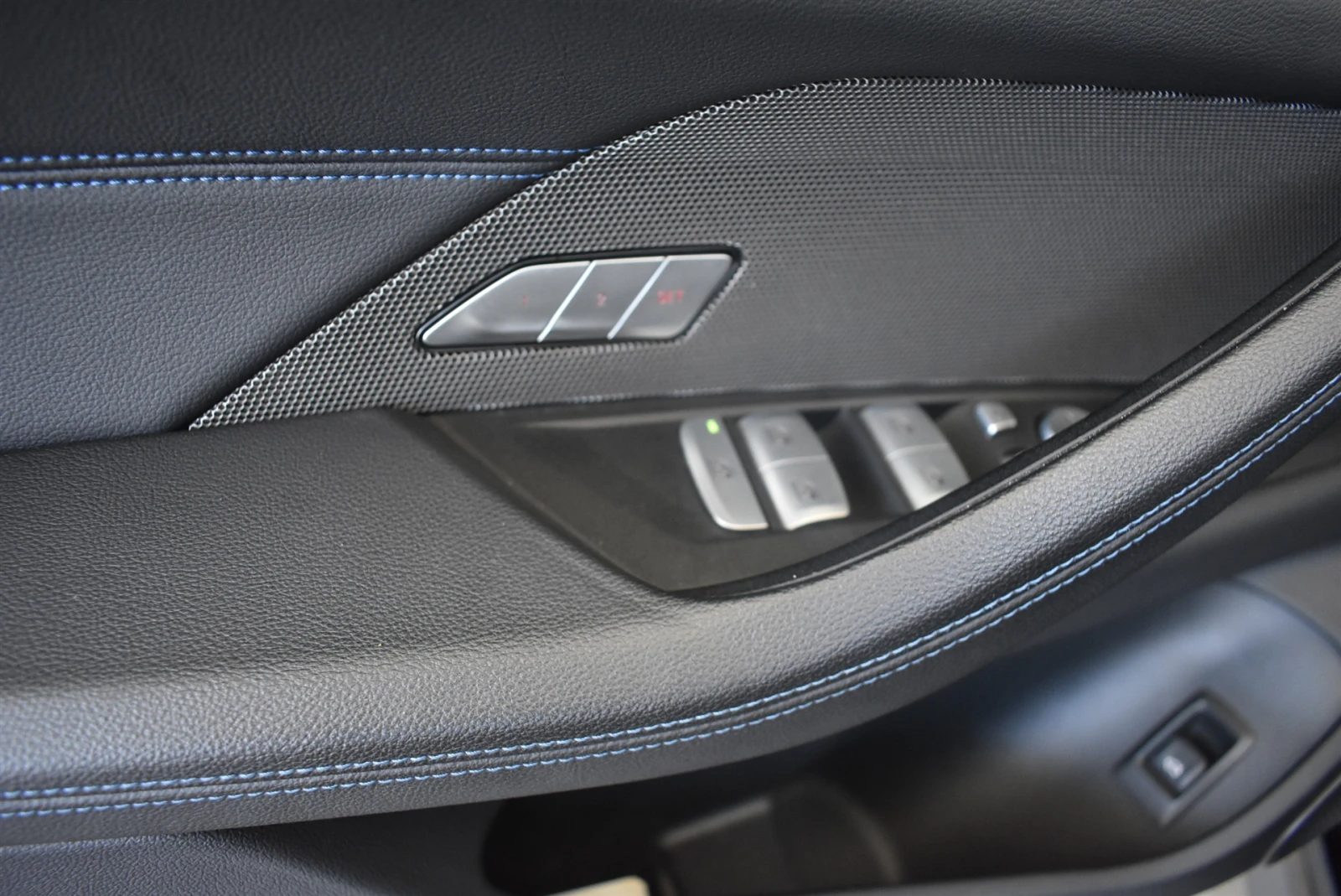 BMW i4 eDrive40 Гран Купе, снимка 8 - Автомобили и джипове - 55623364