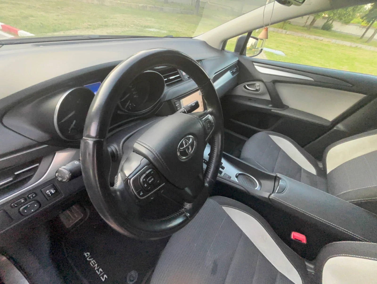 Toyota Avensis, снимка 8 - Автомобили и джипове - 56149766