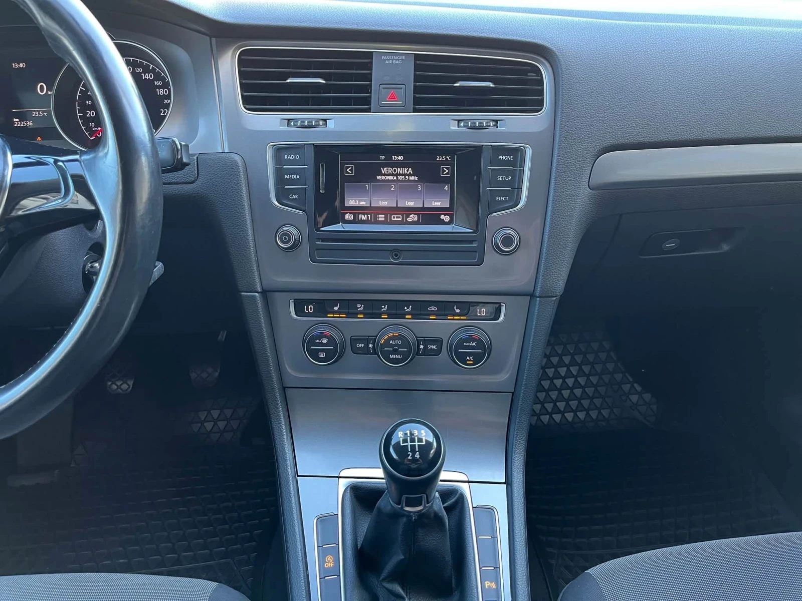 VW Golf 1.6TDI/110/2016, снимка 17 - Автомобили и джипове - 56230547