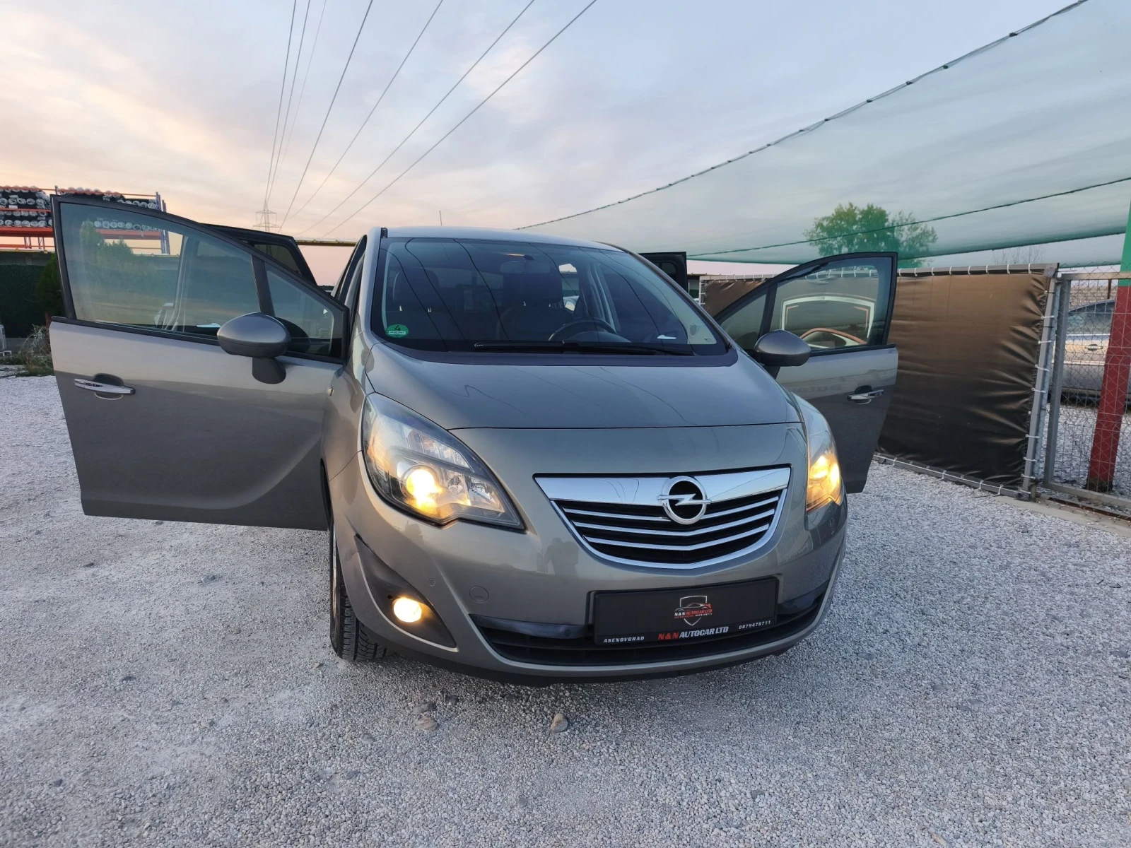 Opel Meriva 1.4i, снимка 3 - Автомобили и джипове - 56405464